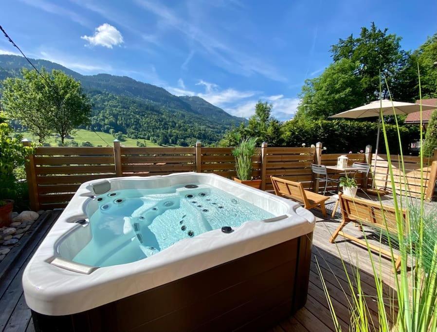 Androsace Appartement Dans Chalet Bois Avec Jacuzzi Privatif Terrasse Et Vue Montagne Les Villards-sur-Thônes 外观 照片